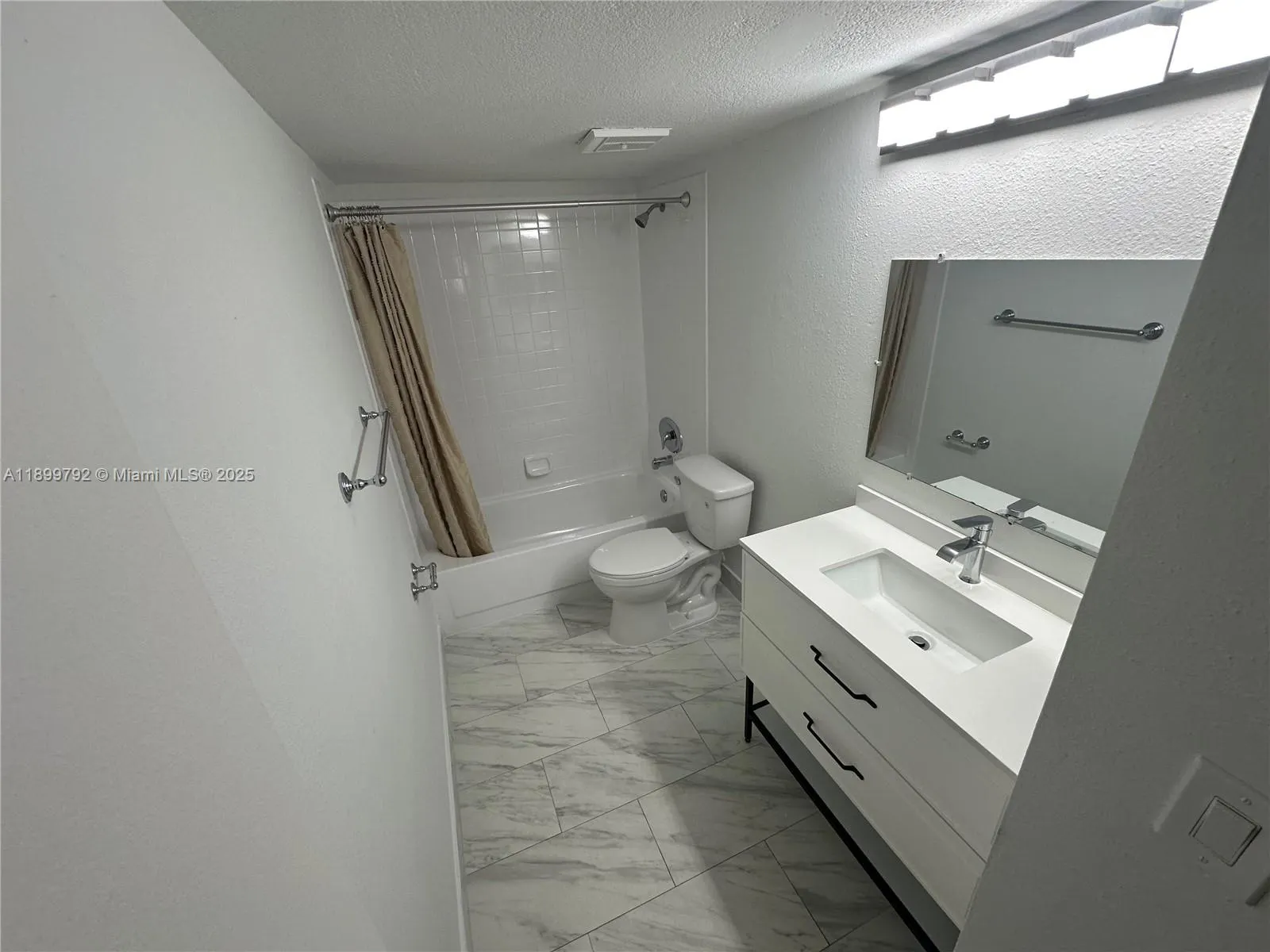 3413 NW 44th St, #106