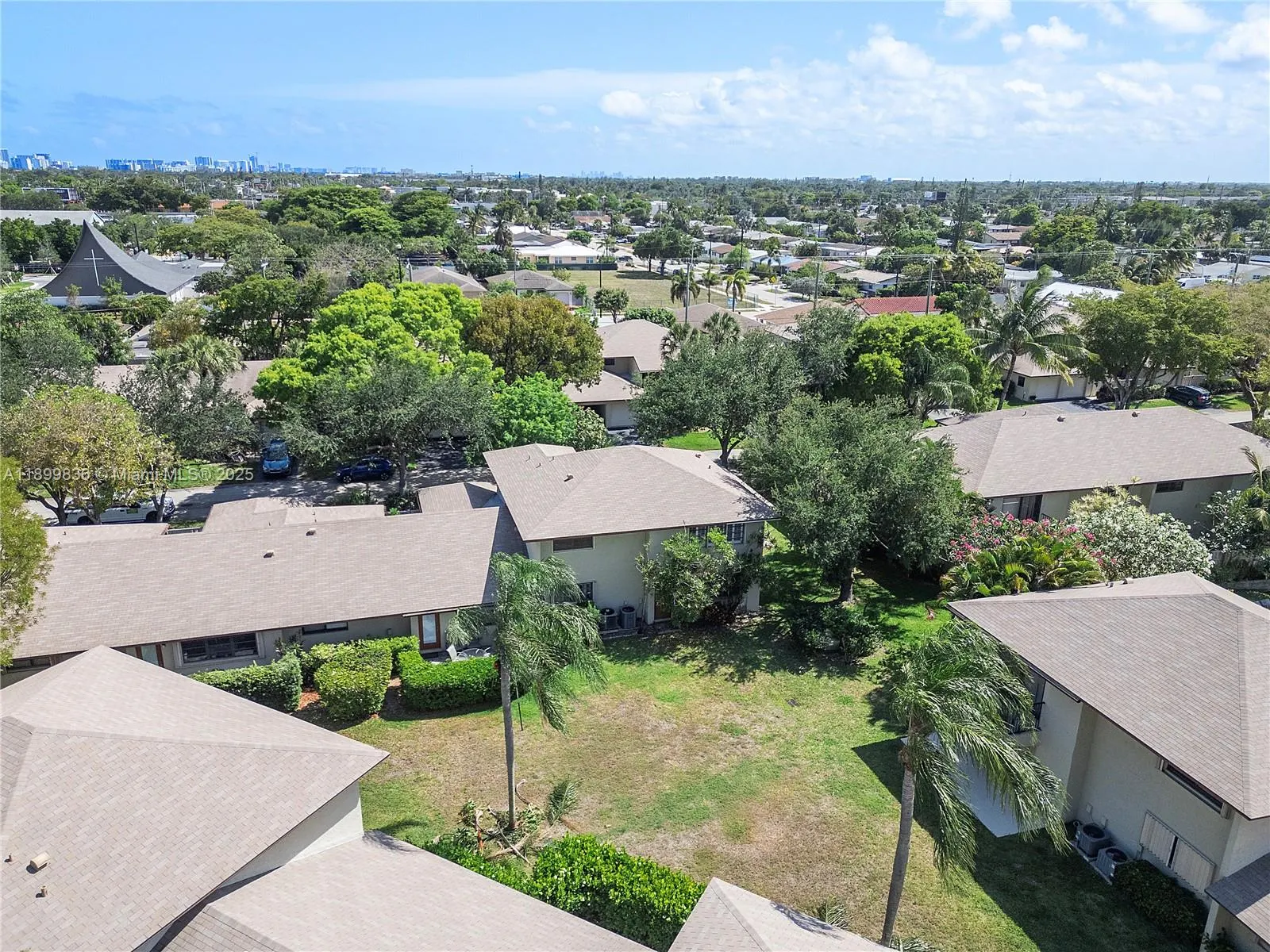 1759 NE 39th Ct, #1301