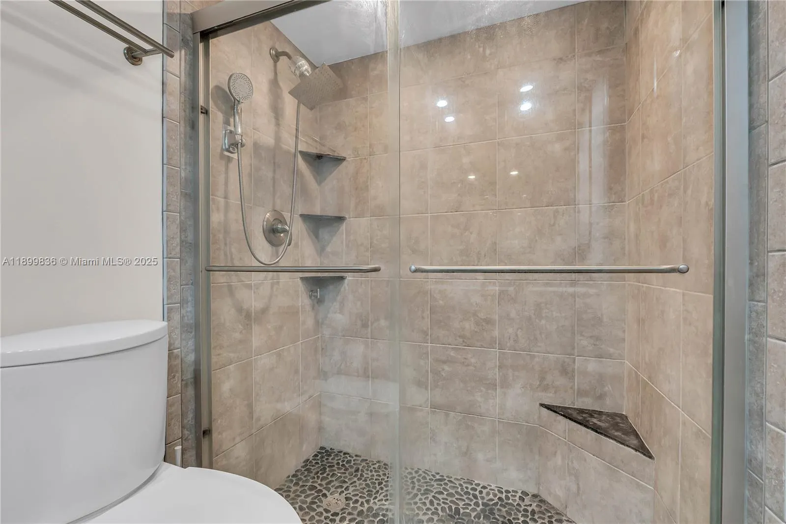 1759 NE 39th Ct, #1301