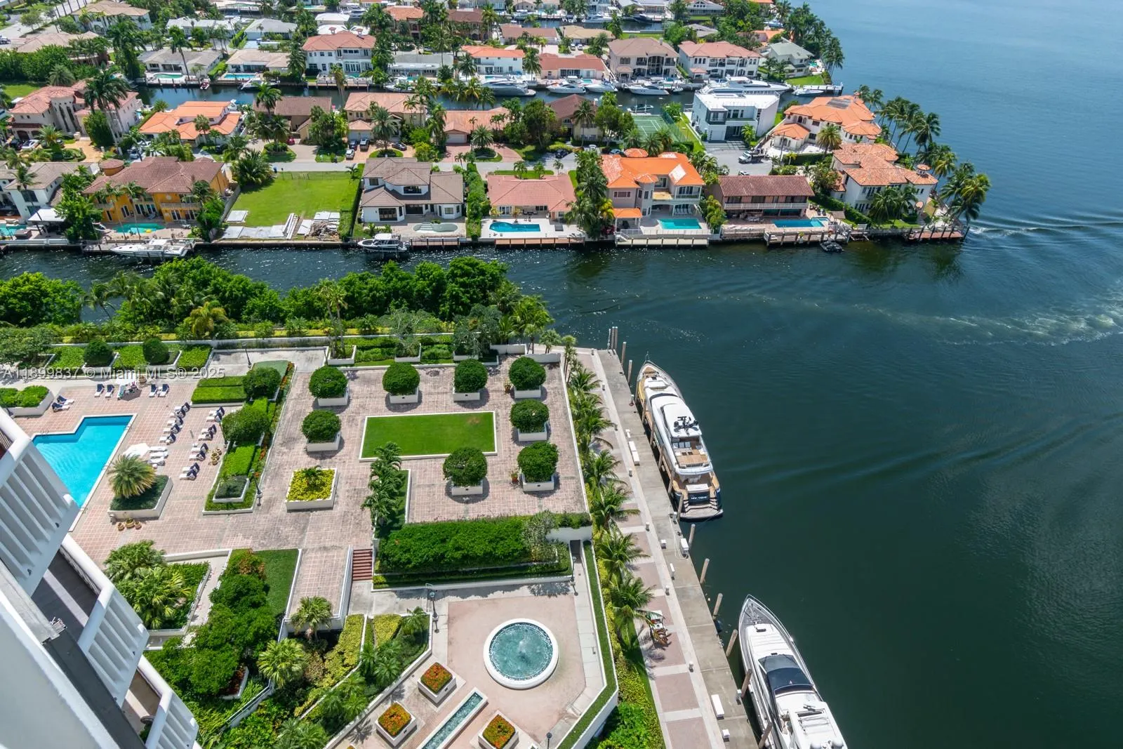 1000 Island Blvd, #2511