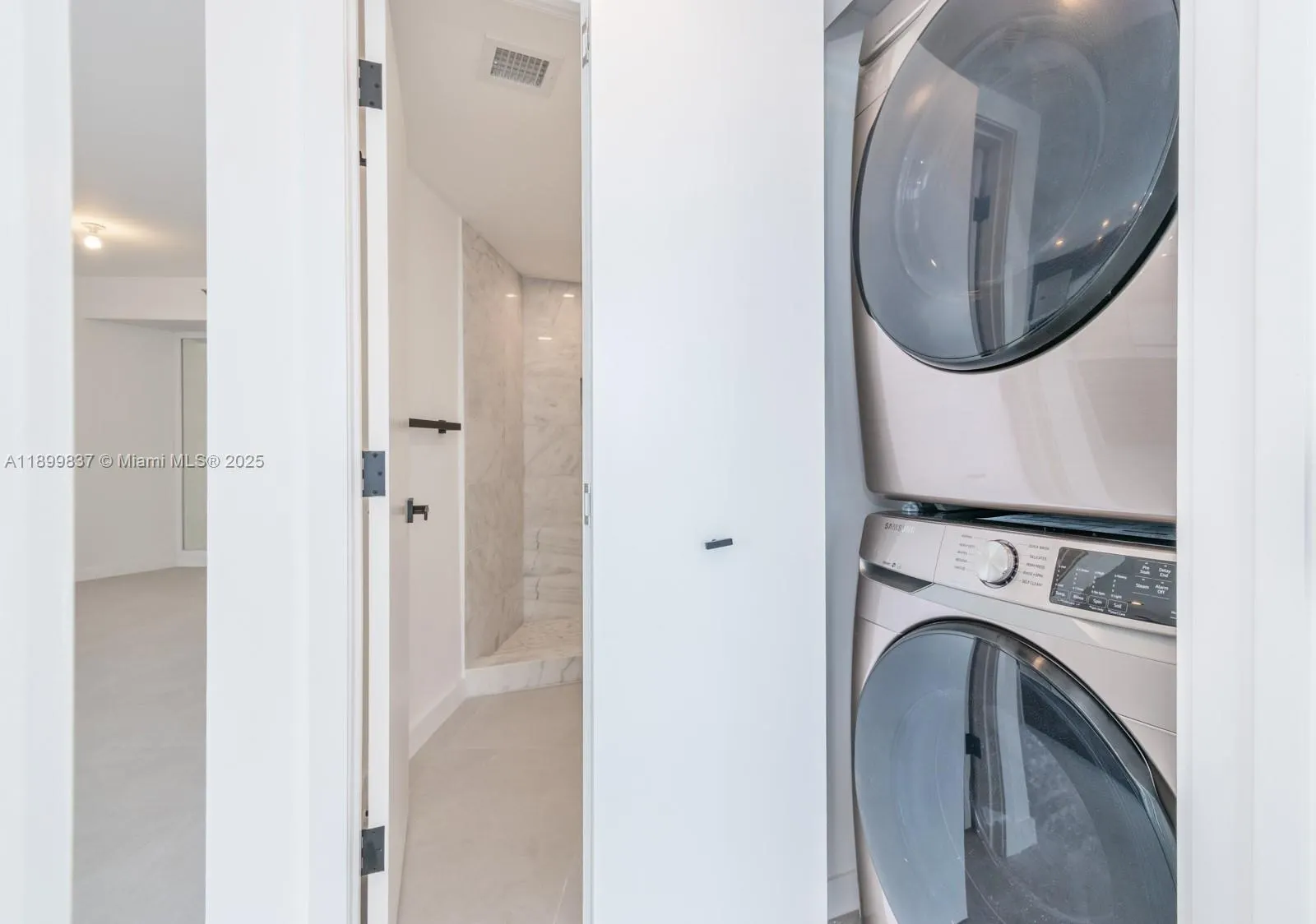 1000 Island Blvd, #2511