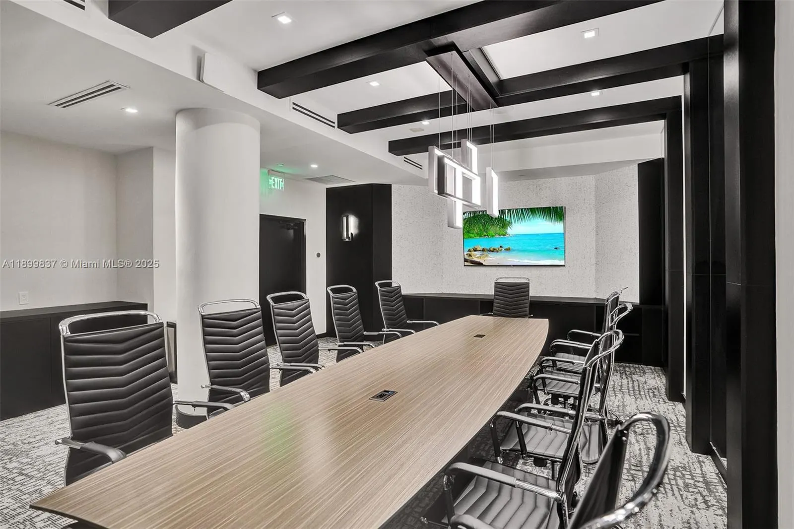 1000 Island Blvd, #2511