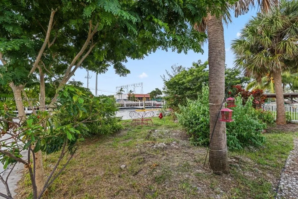 709 NW 7th St