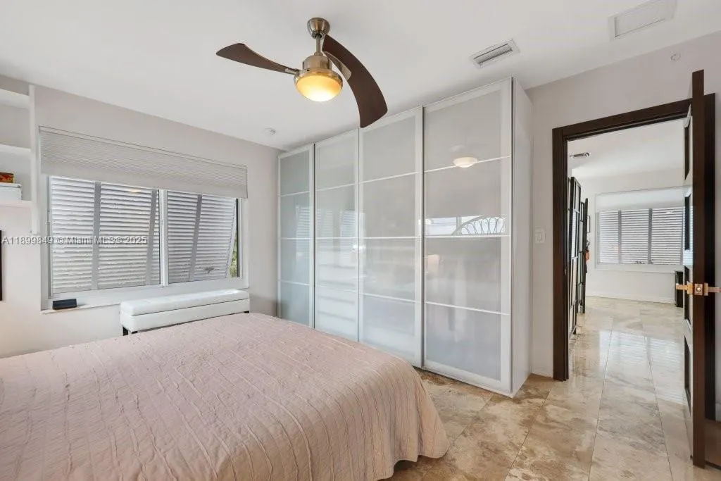 709 NW 7th St