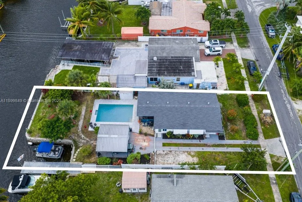 709 NW 7th St