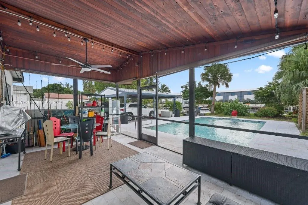709 NW 7th St