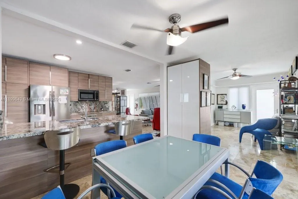 709 NW 7th St