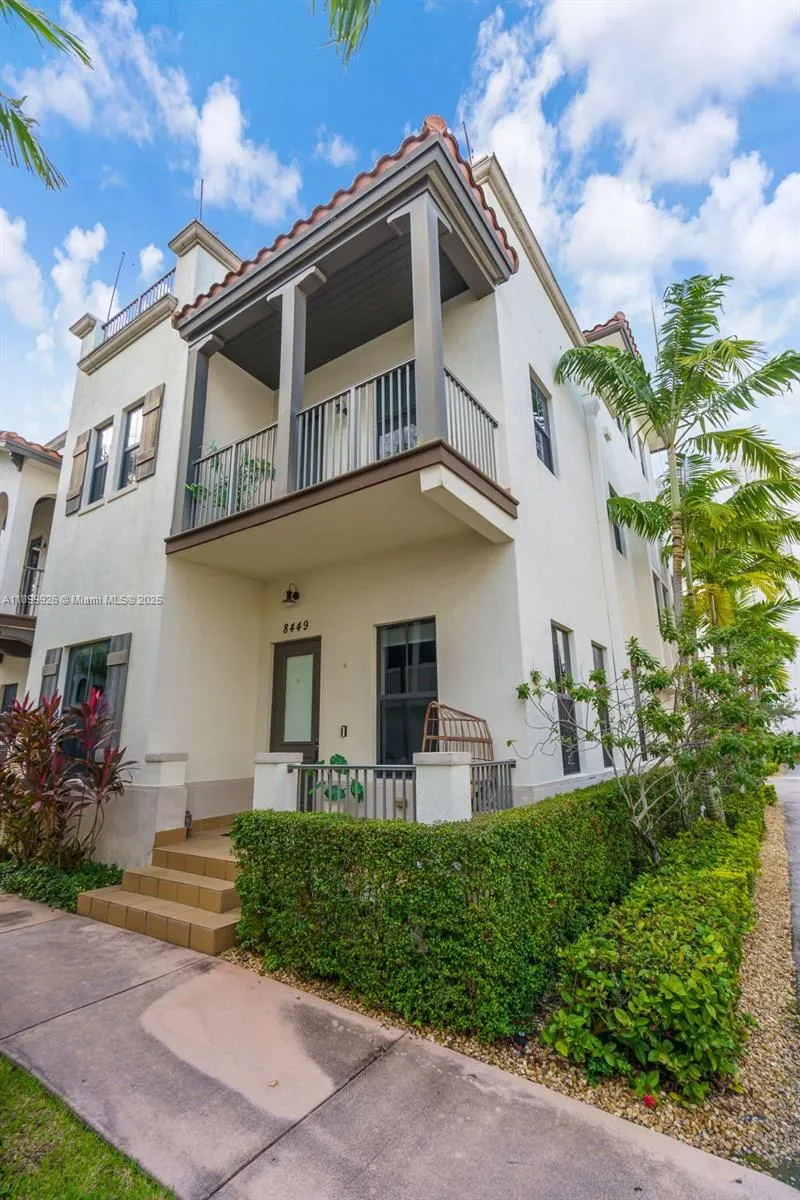 8449 NW 51st Ter