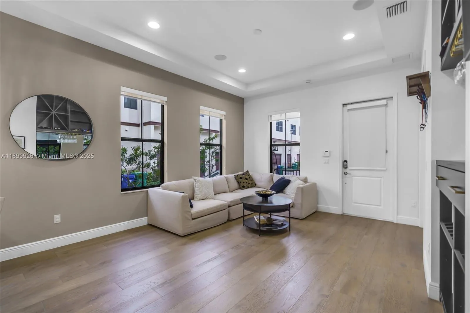 8449 NW 51st Ter