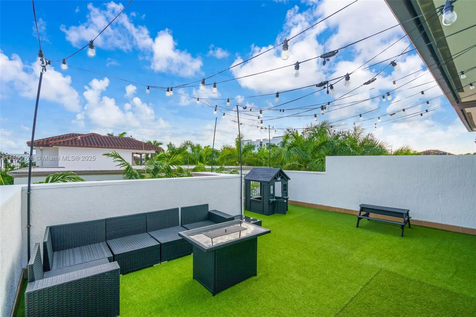 8449 NW 51st Ter