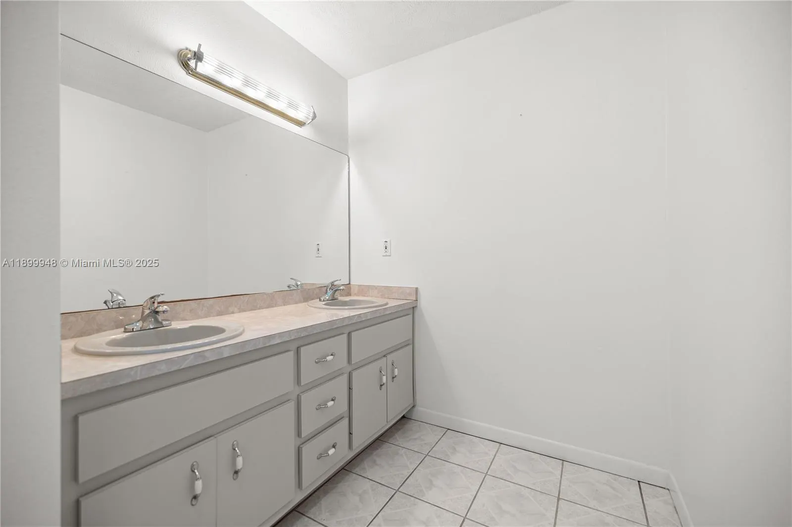 2521 NW 45th
