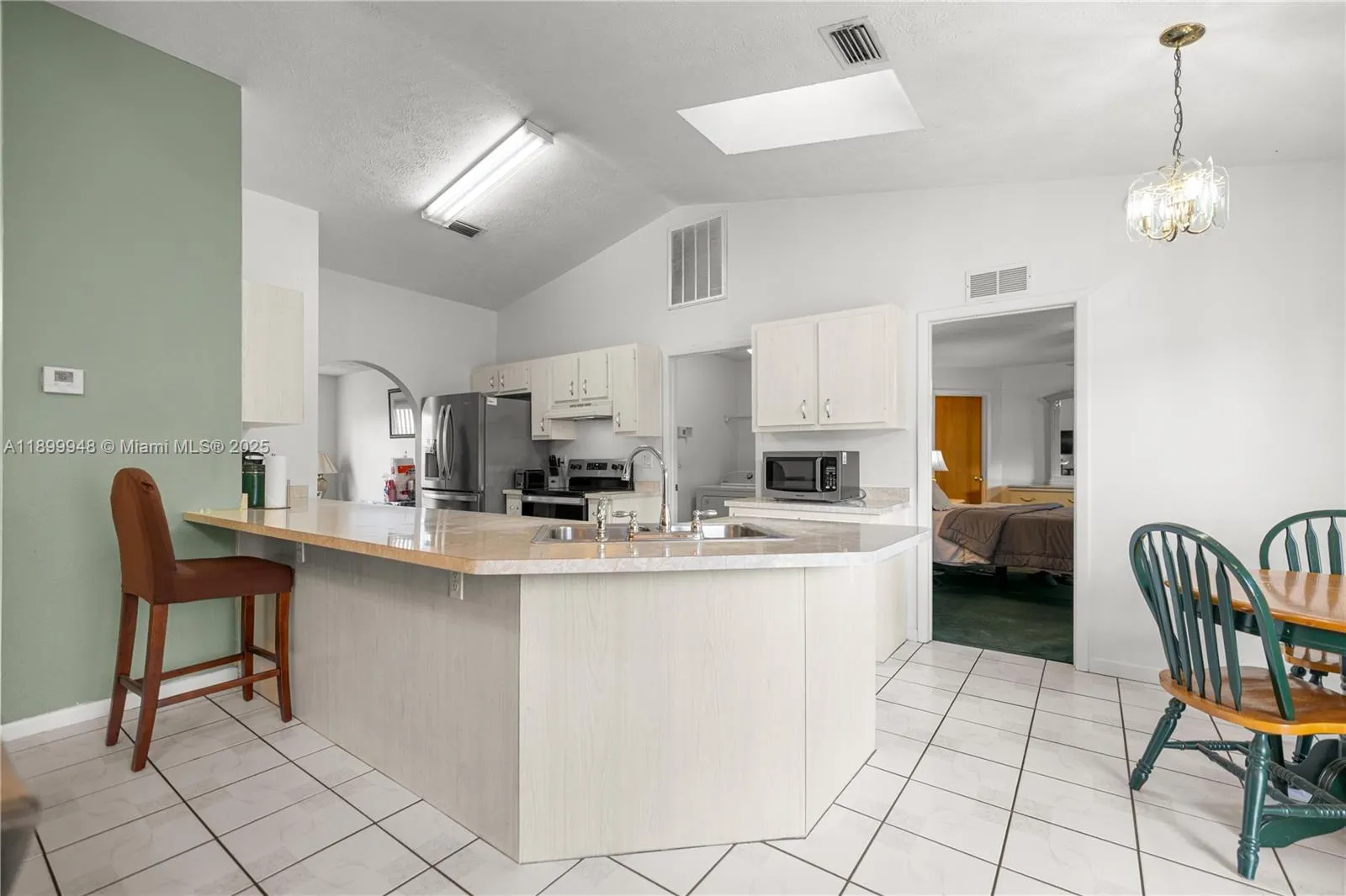 2521 NW 45th