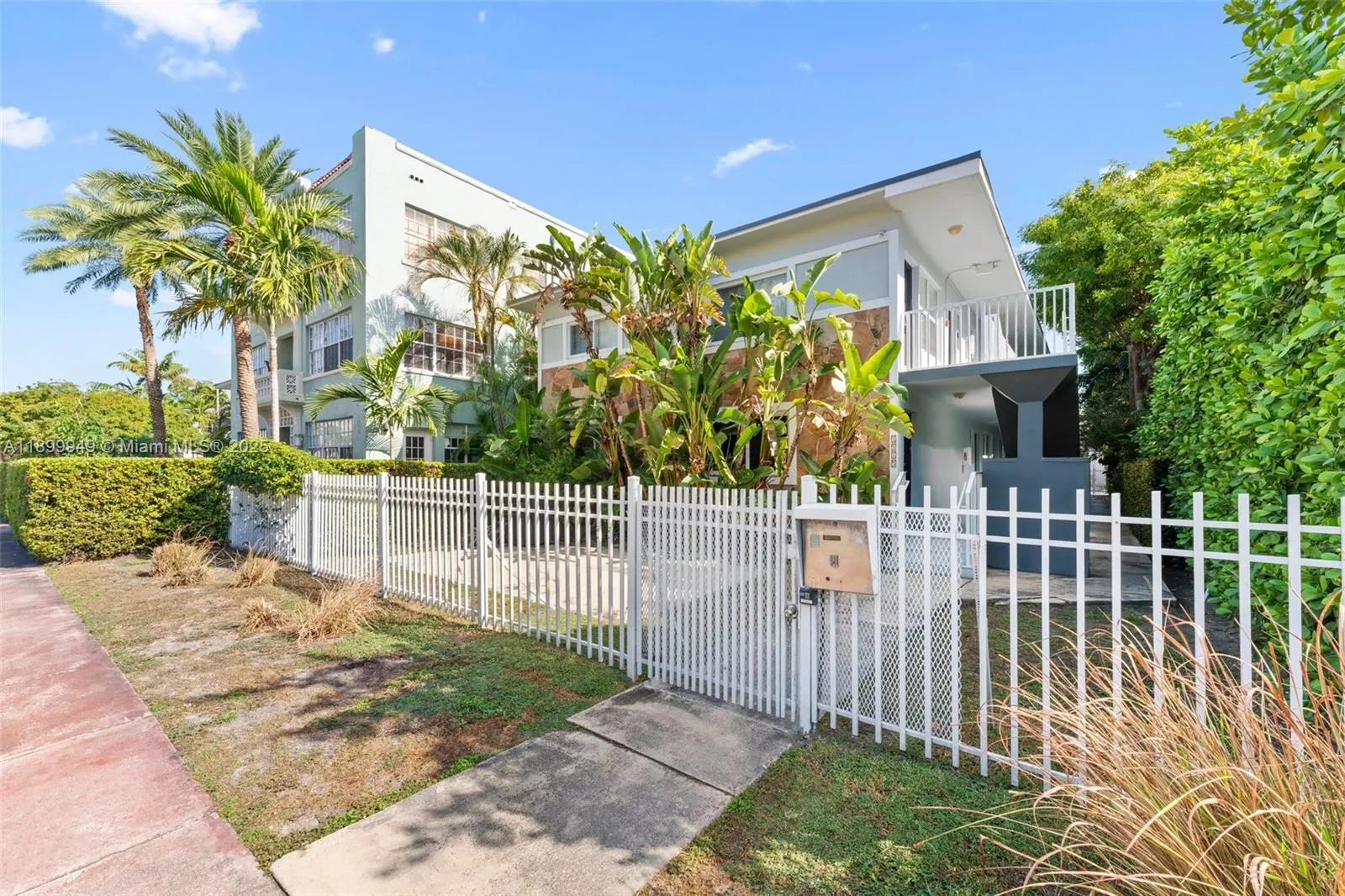 1515 WEST AVE, #9