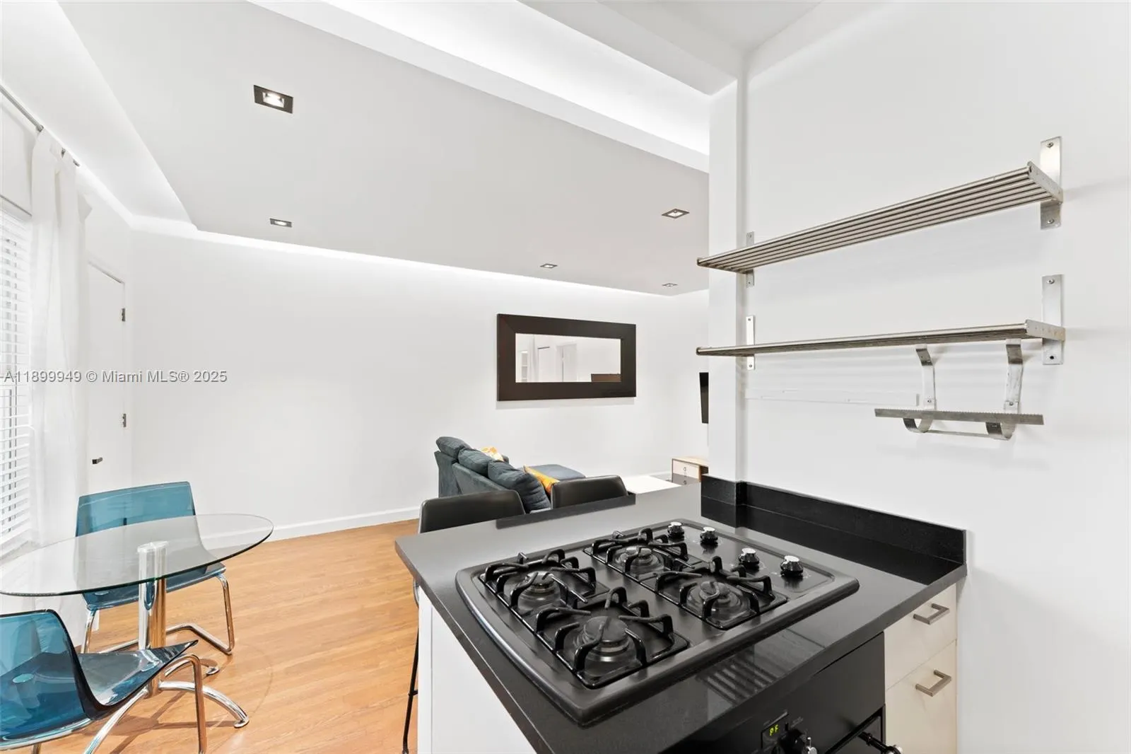 1515 WEST AVE, #9