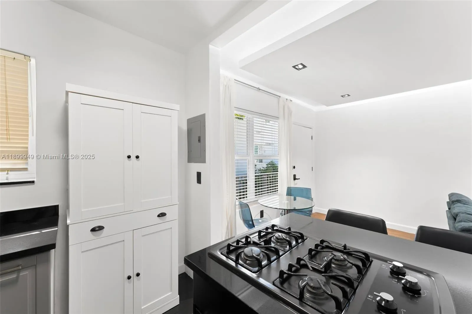 1515 WEST AVE, #9