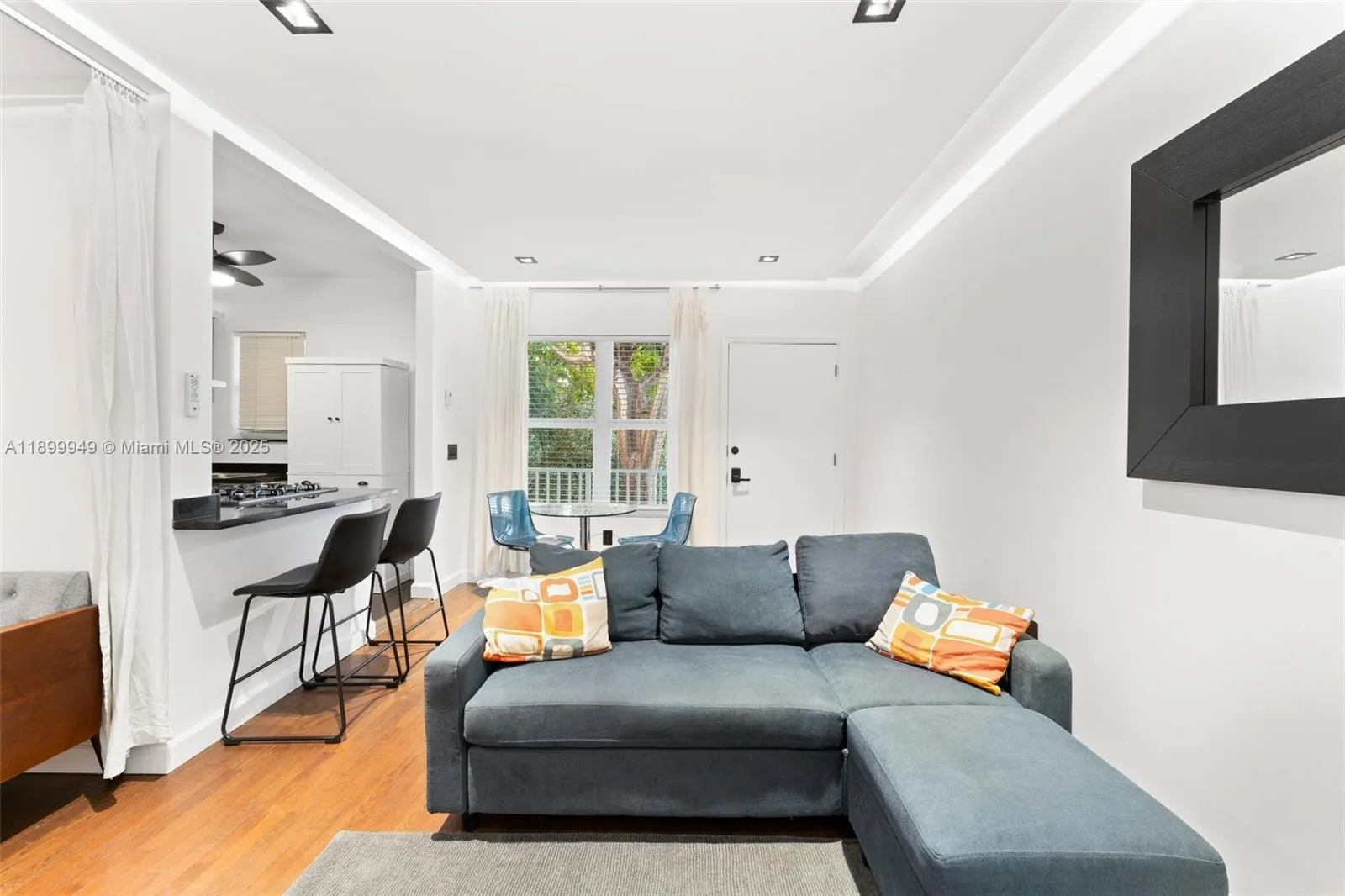 1515 WEST AVE, #9