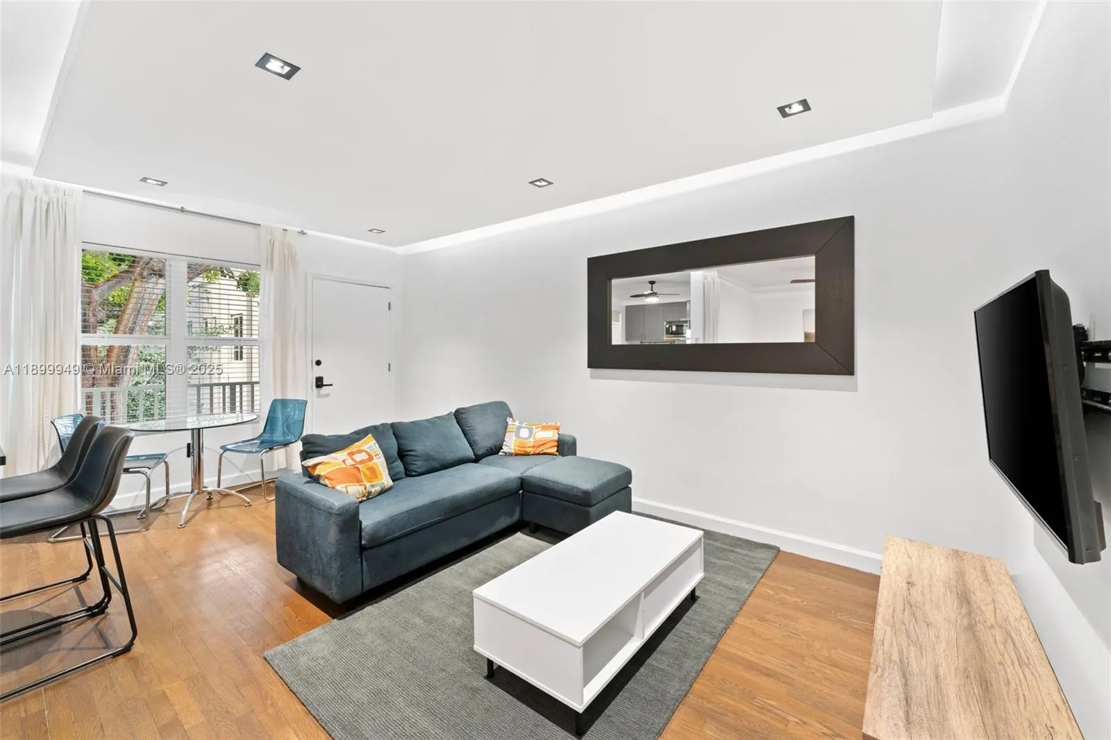 1515 WEST AVE, #9