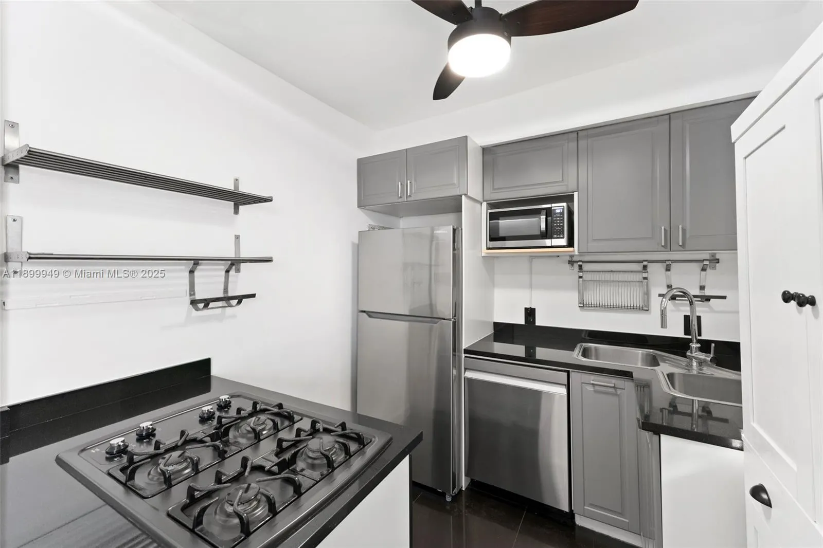 1515 WEST AVE, #9