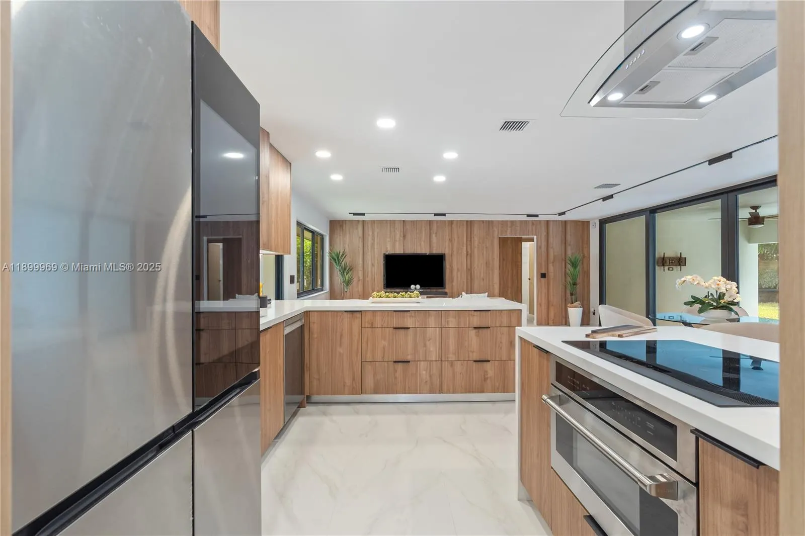 2020 NE 54th