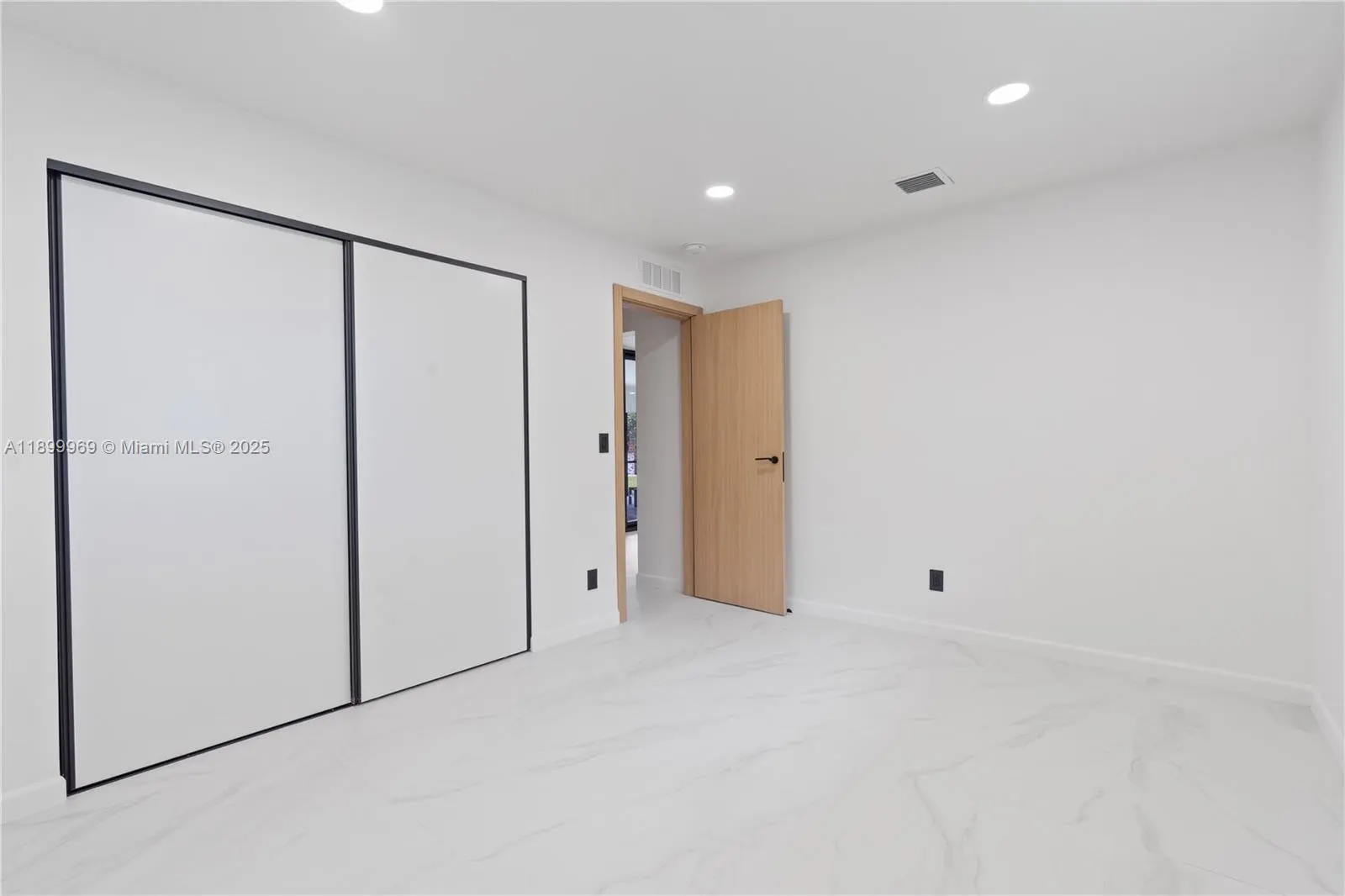 2020 NE 54th