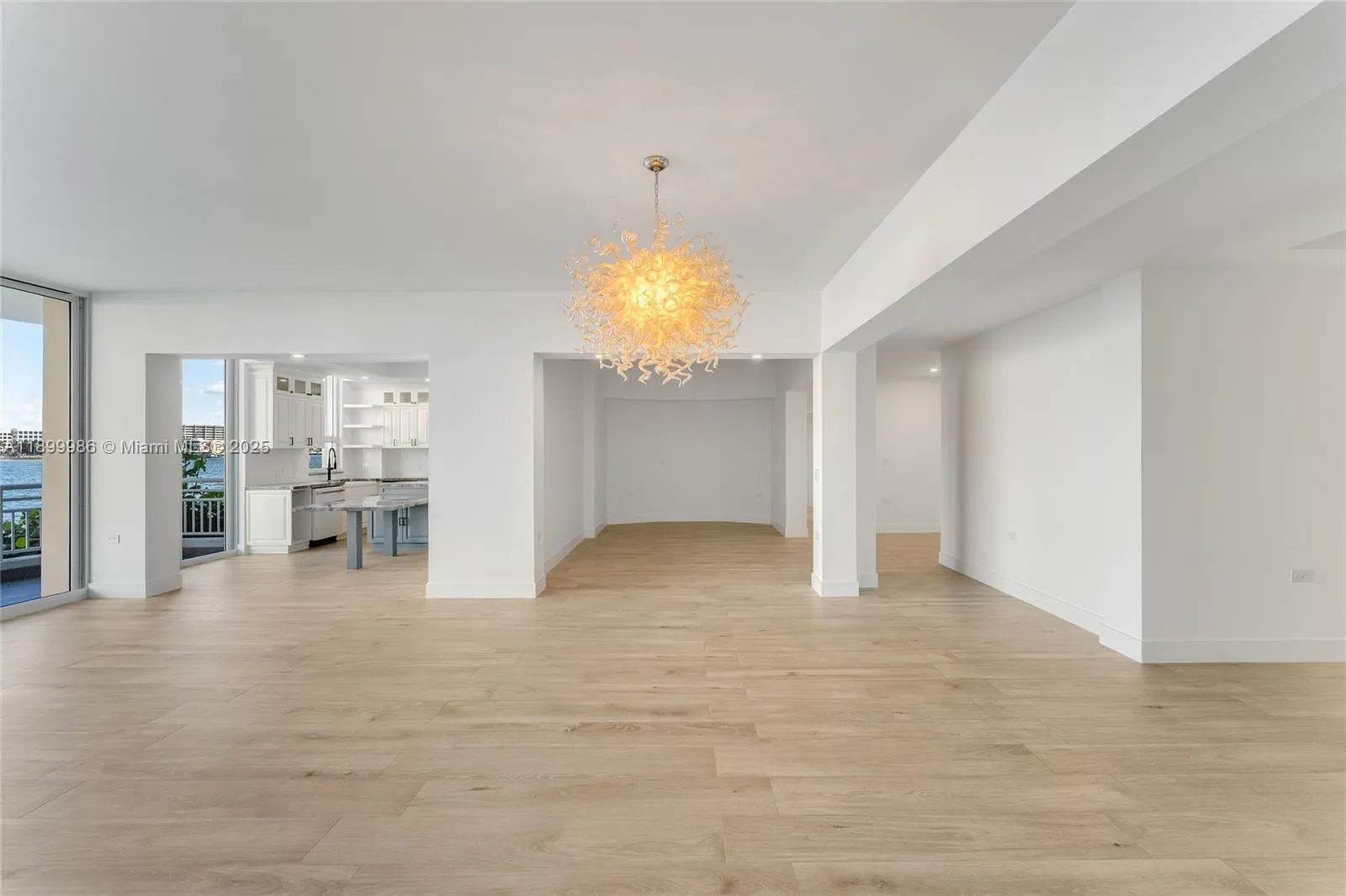 848 Brickell Key Dr, #204