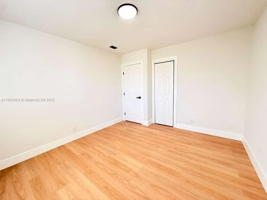 3241 NW 16th St