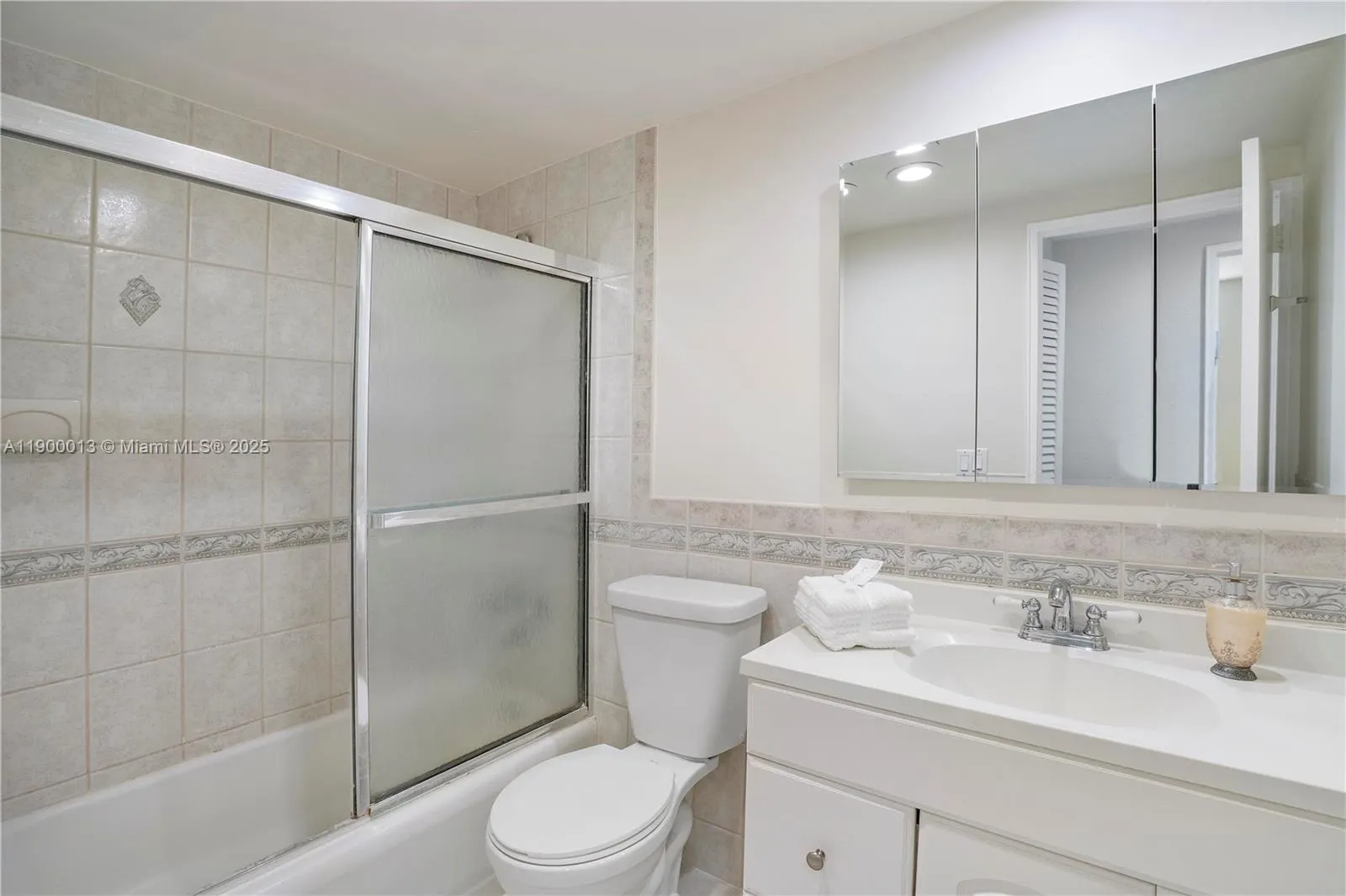 10185 Collins Ave, #515