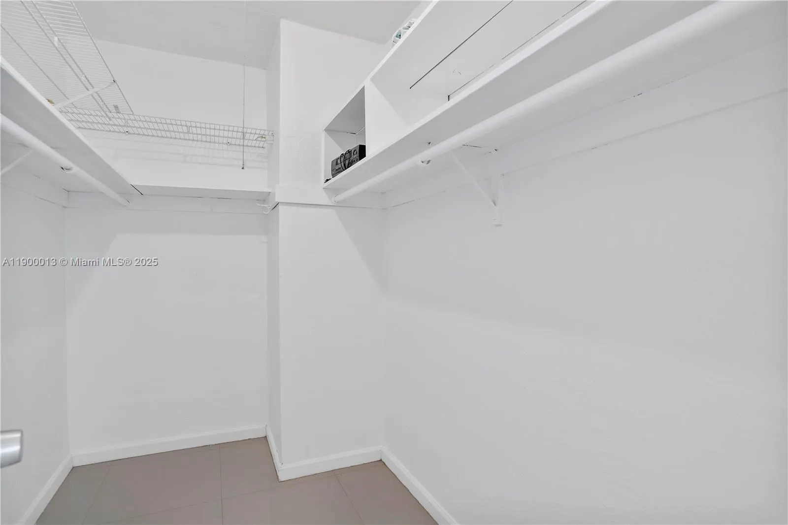 10185 Collins Ave, #515