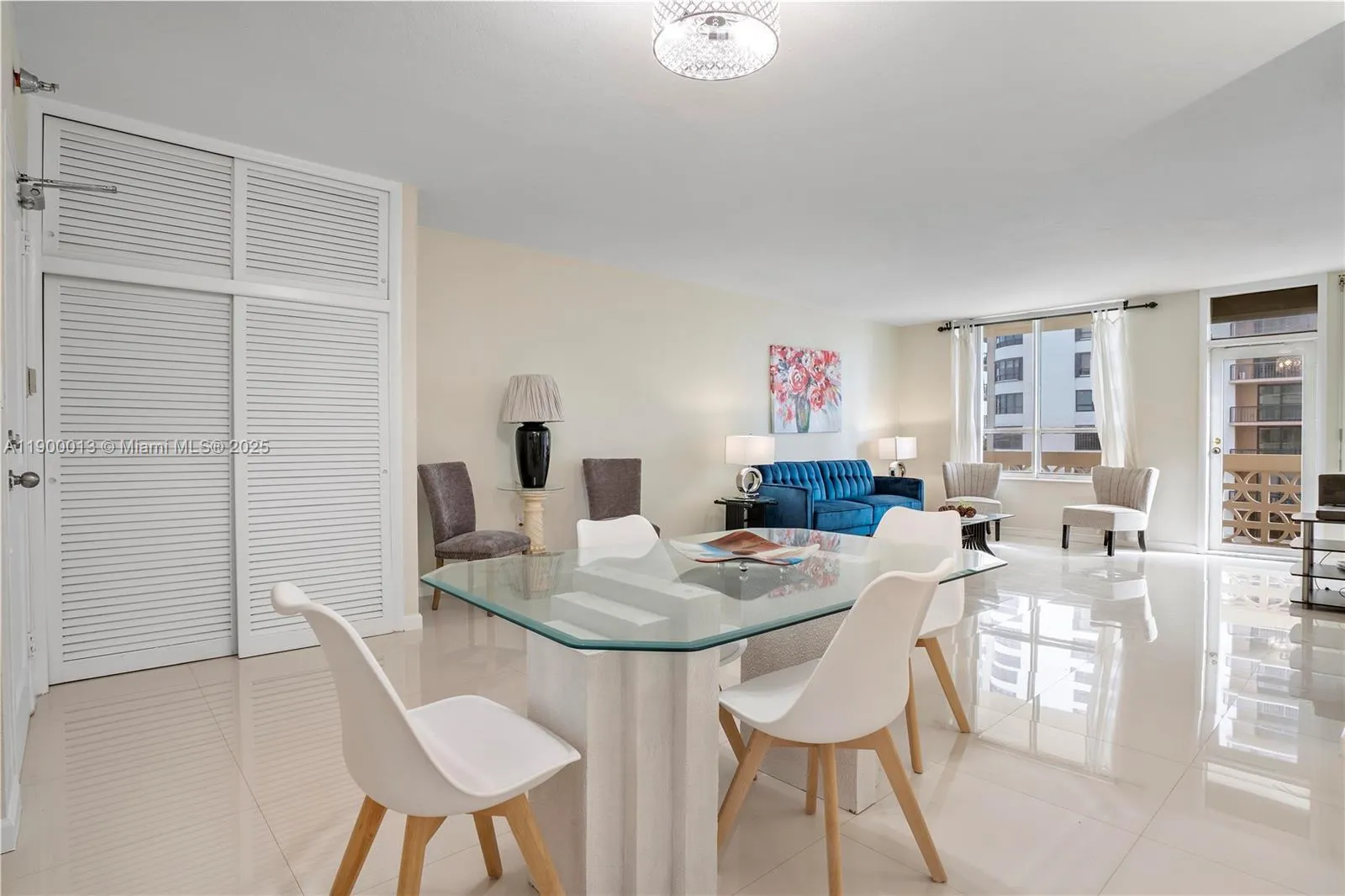 10185 Collins Ave, #515