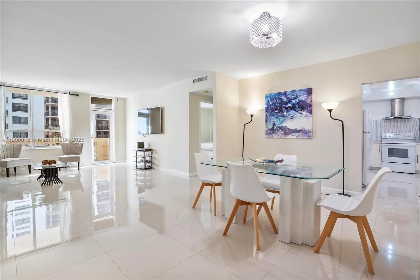 10185 Collins Ave, #515