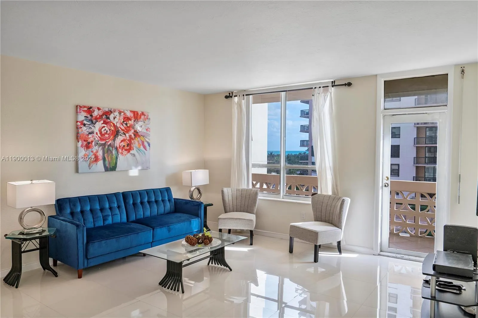 10185 Collins Ave, #515