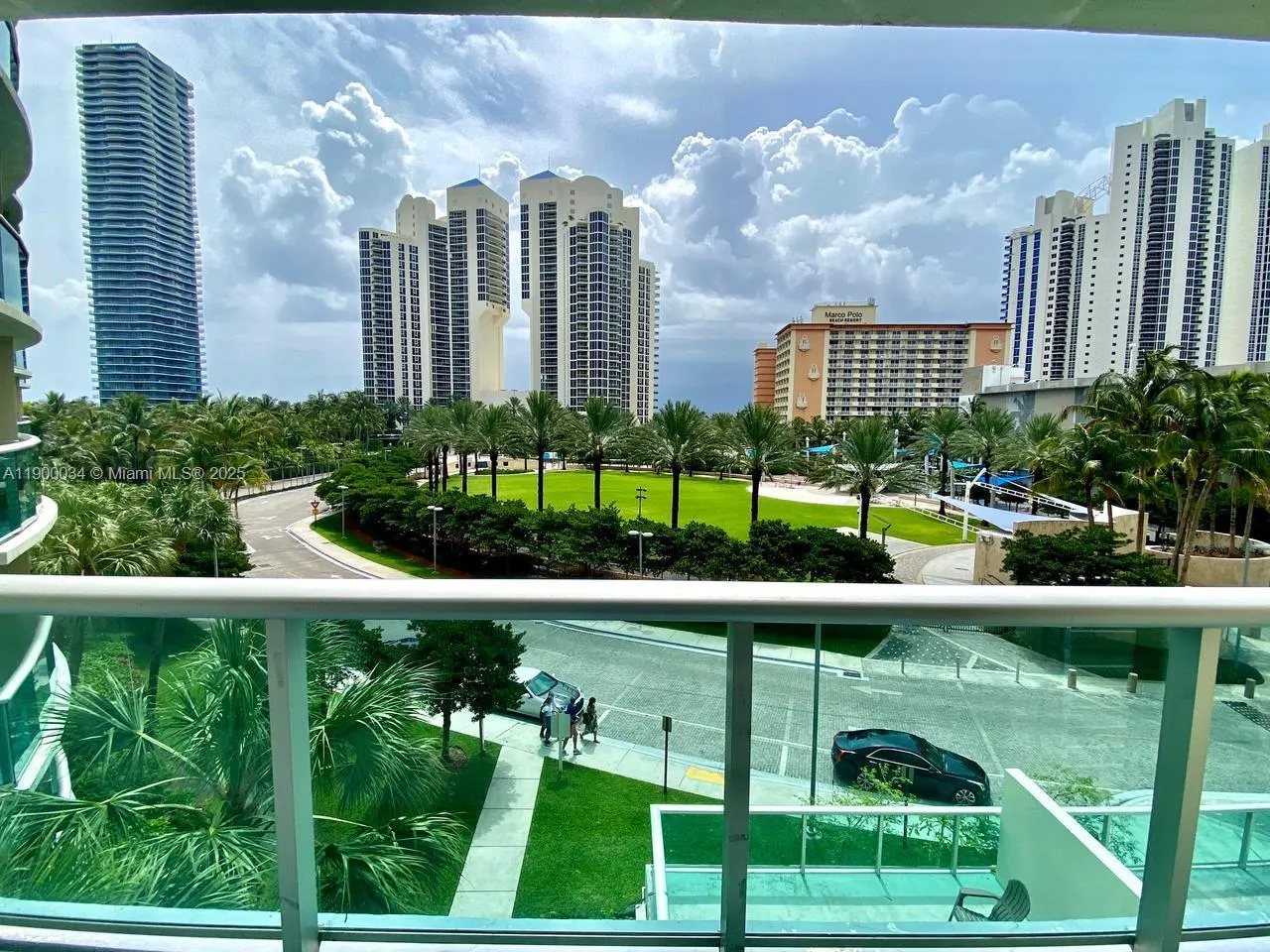 19370 Collins Ave, #415