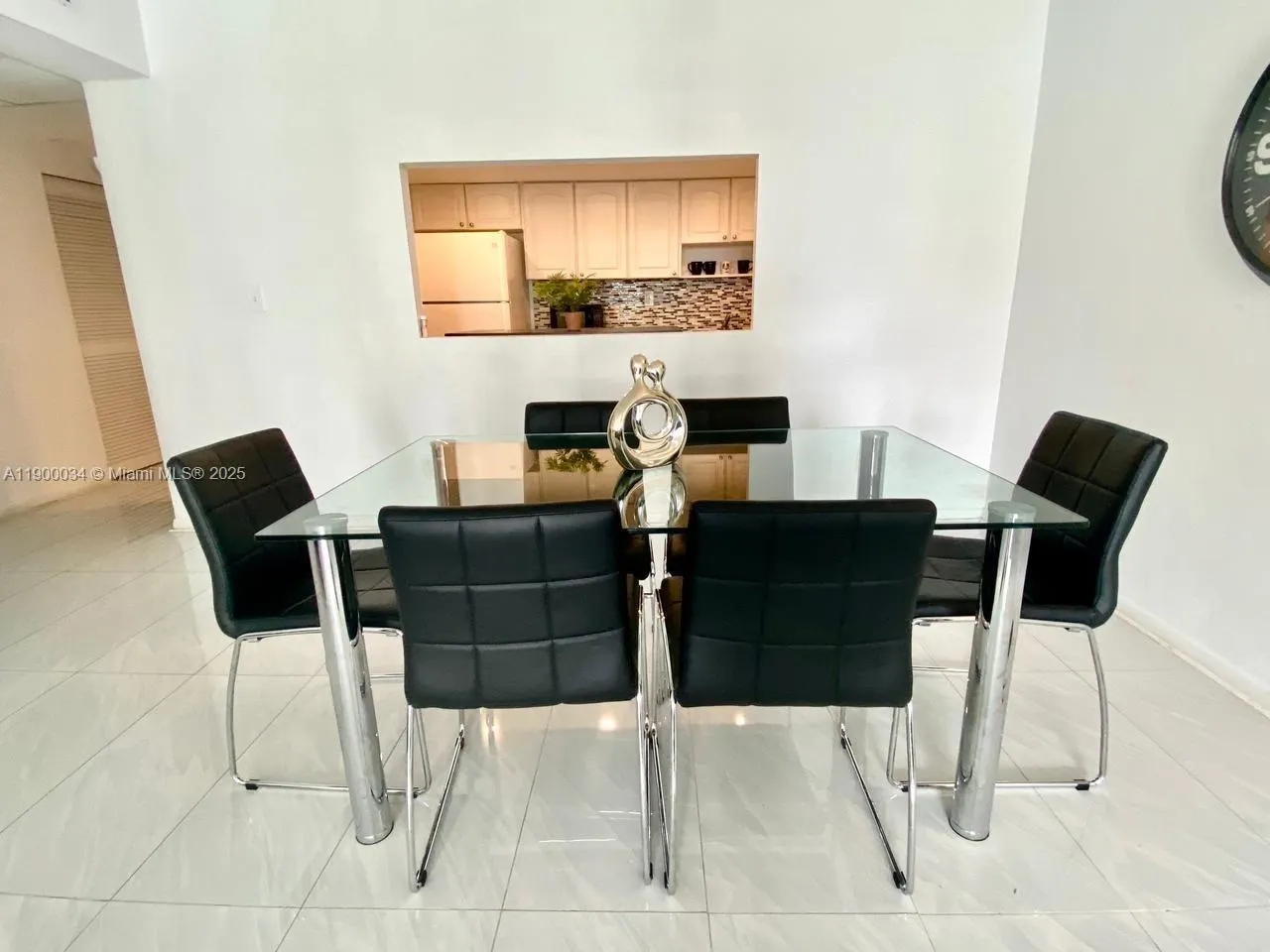 19370 Collins Ave, #415
