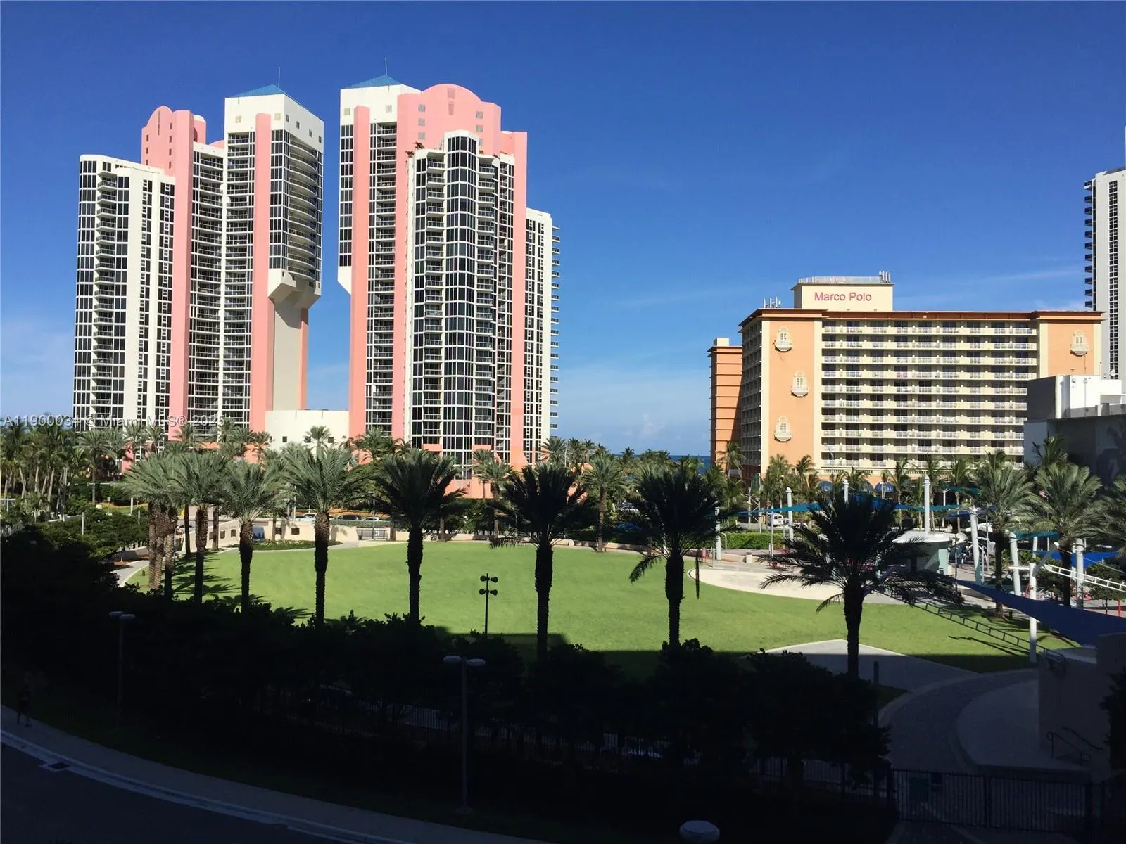 19370 Collins Ave, #415