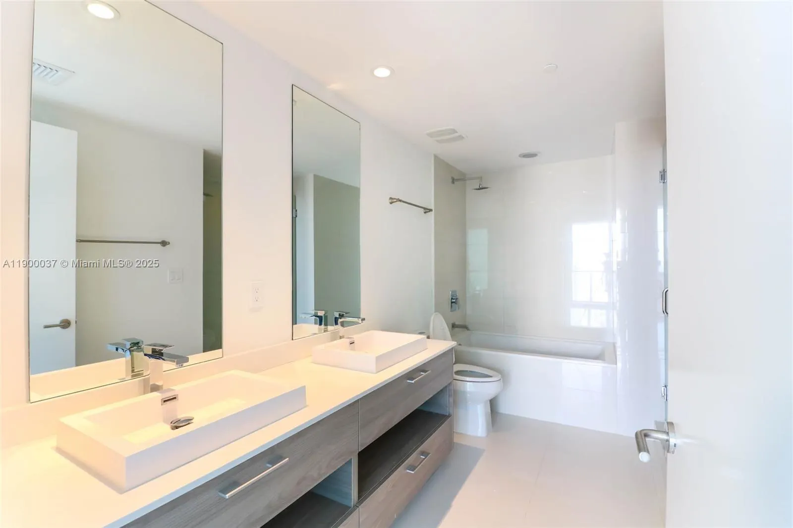 1300 S Miami Ave, #2706
