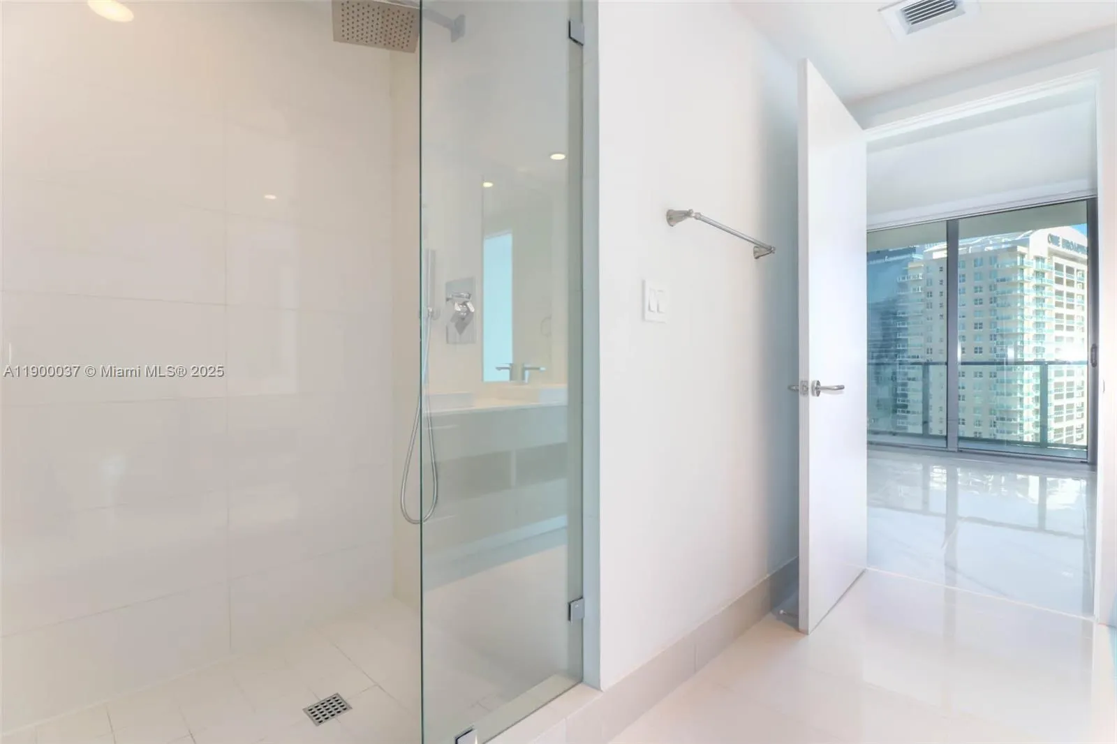1300 S Miami Ave, #2706