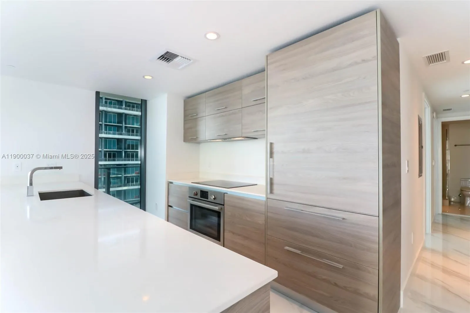 1300 S Miami Ave, #2706