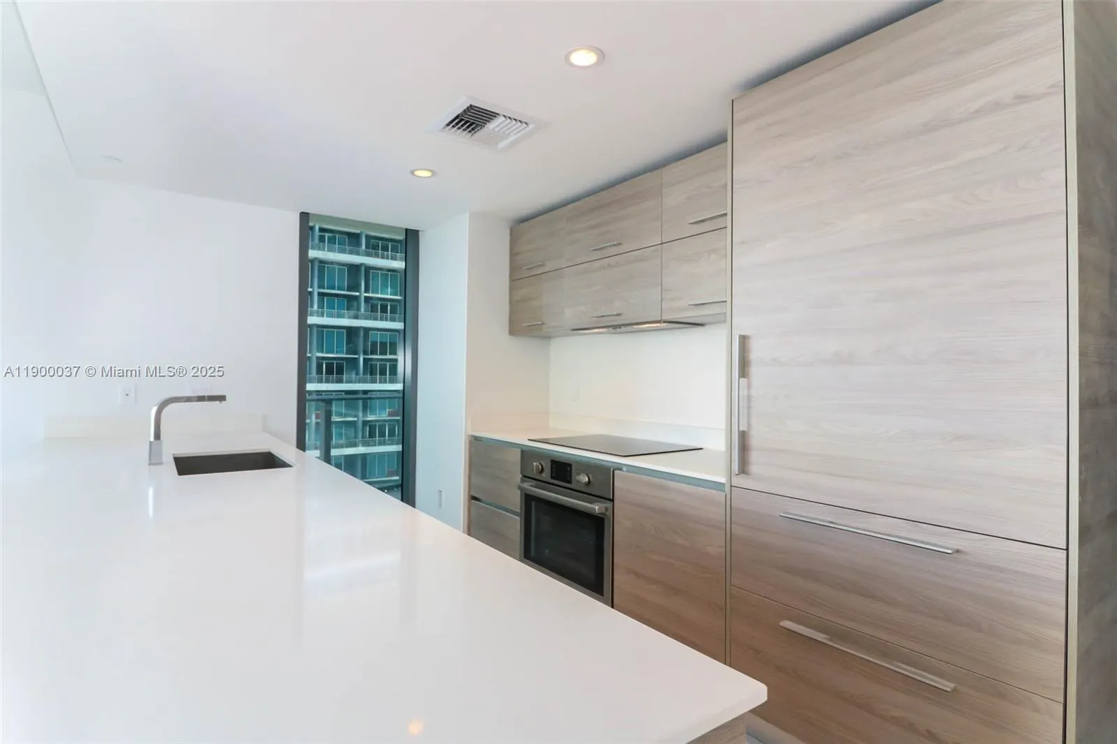 1300 S Miami Ave, #2706