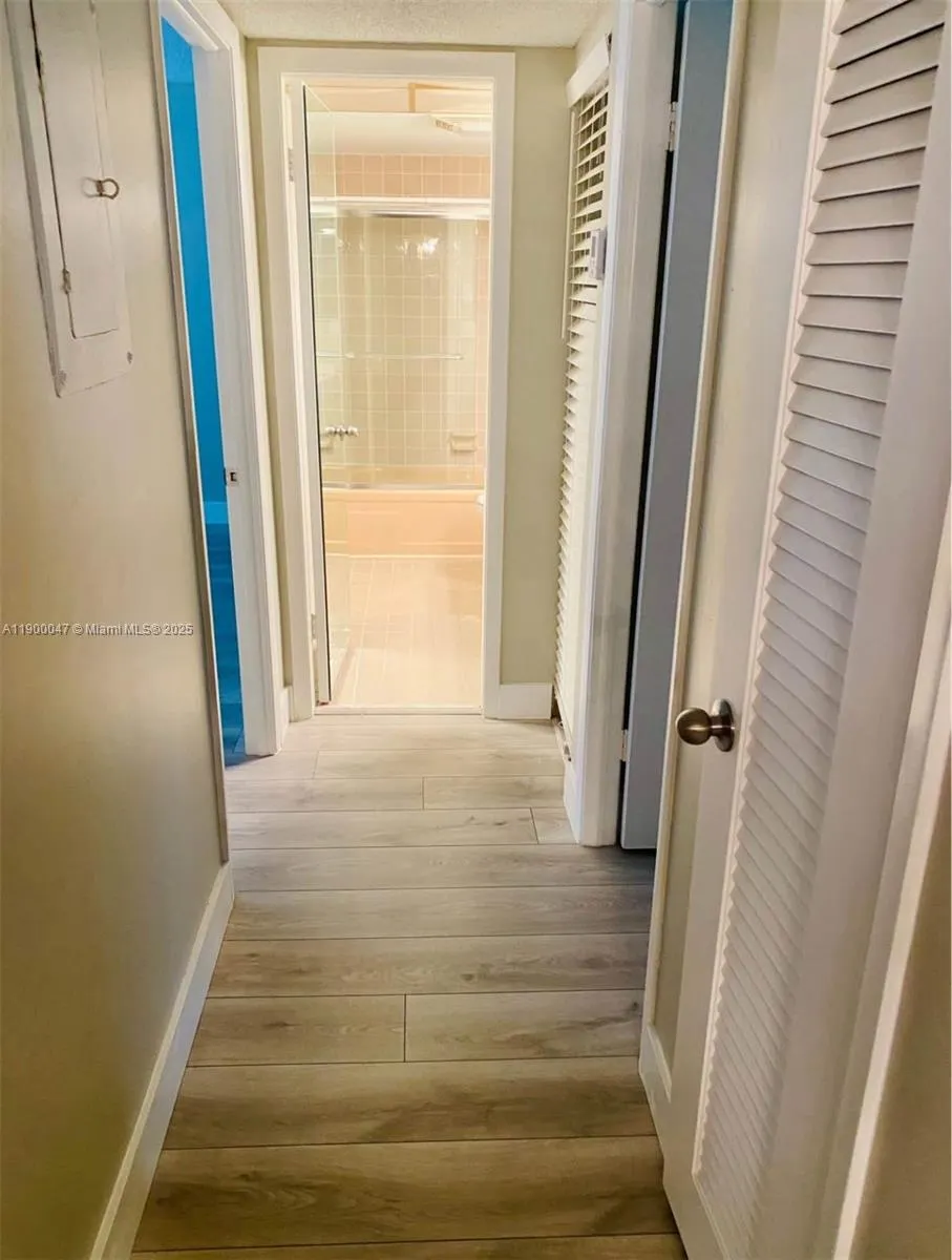320 NE 12th Ave, #307