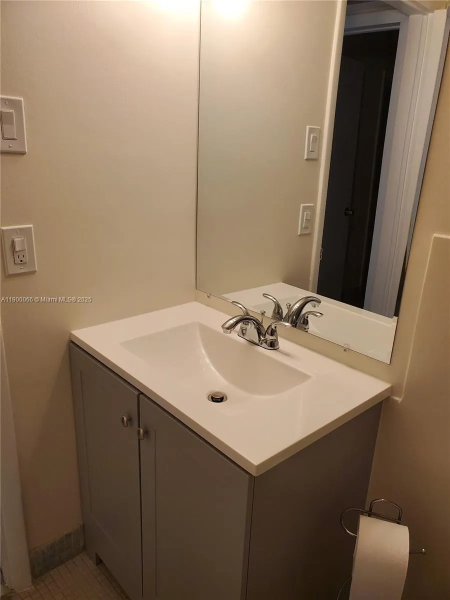 1420 Atlantic Shores Blvd, #324
