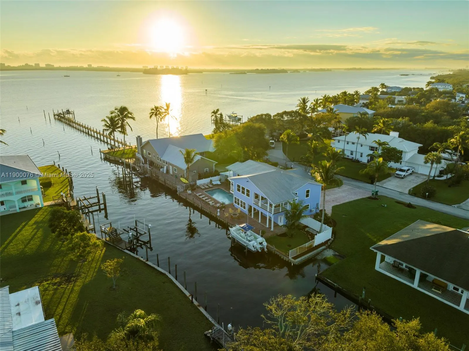 474 Peninsula Dr