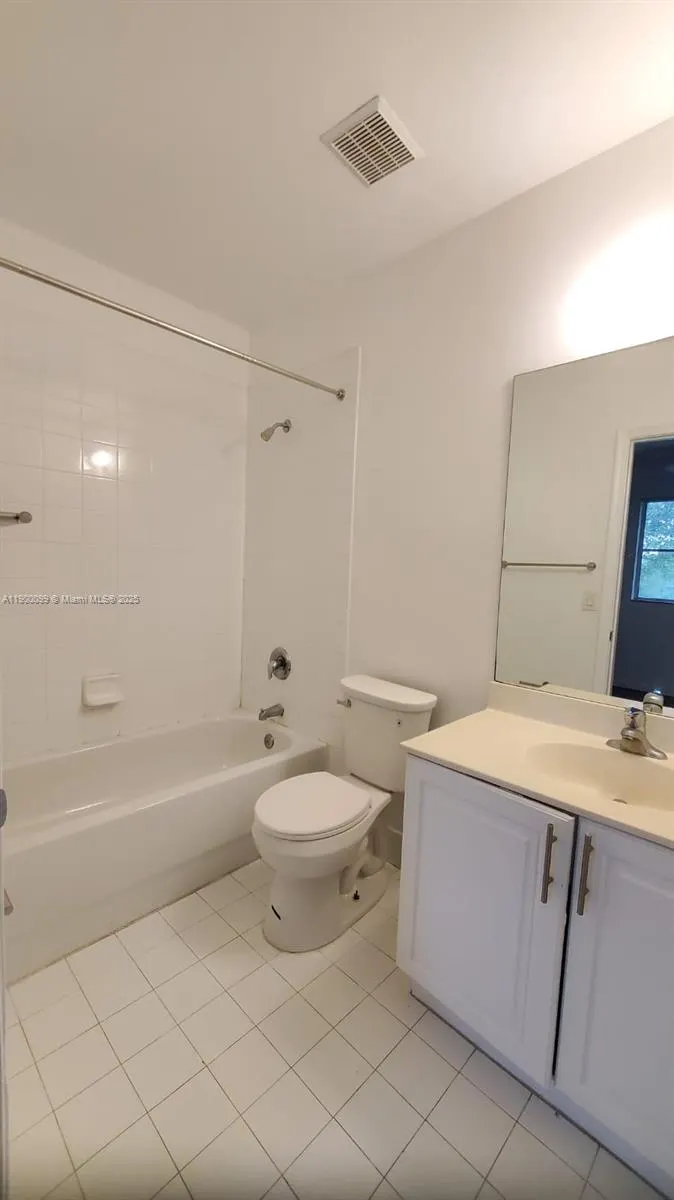 8222 SW 27th St, #103