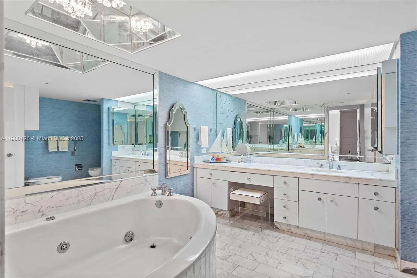 19667 Turnberry Way, #8-L