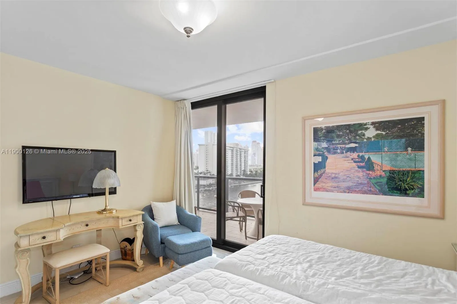 19667 Turnberry Way, #8-L