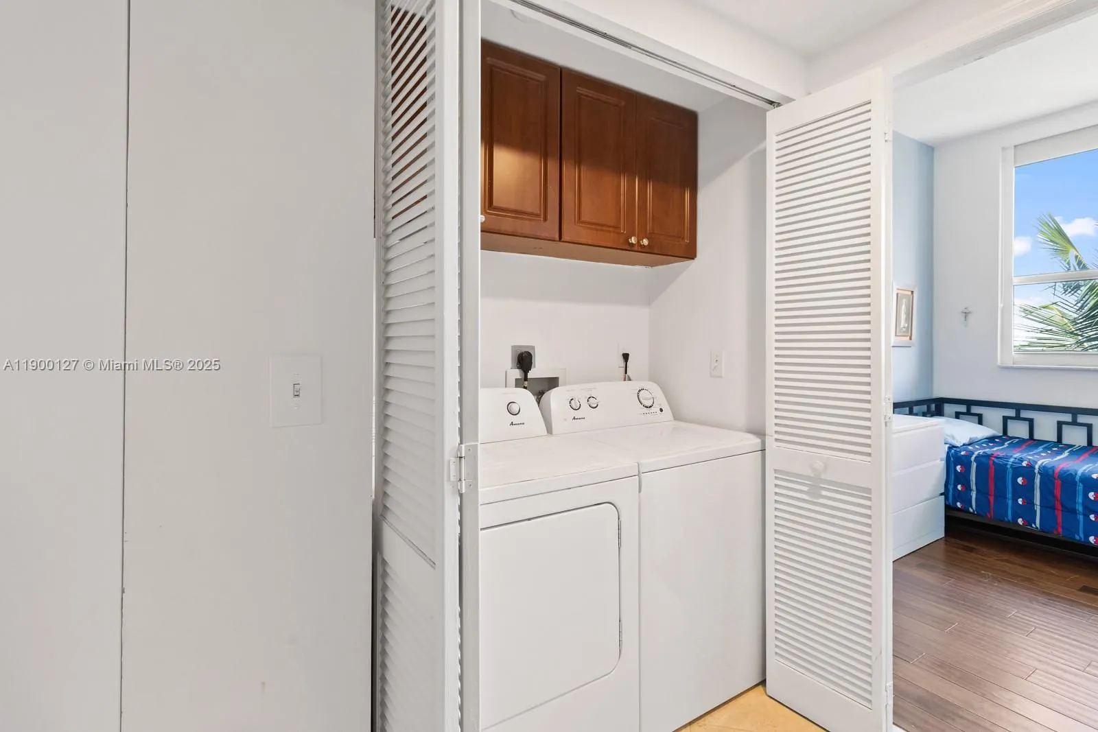 5970 Indian Creek Dr, #504