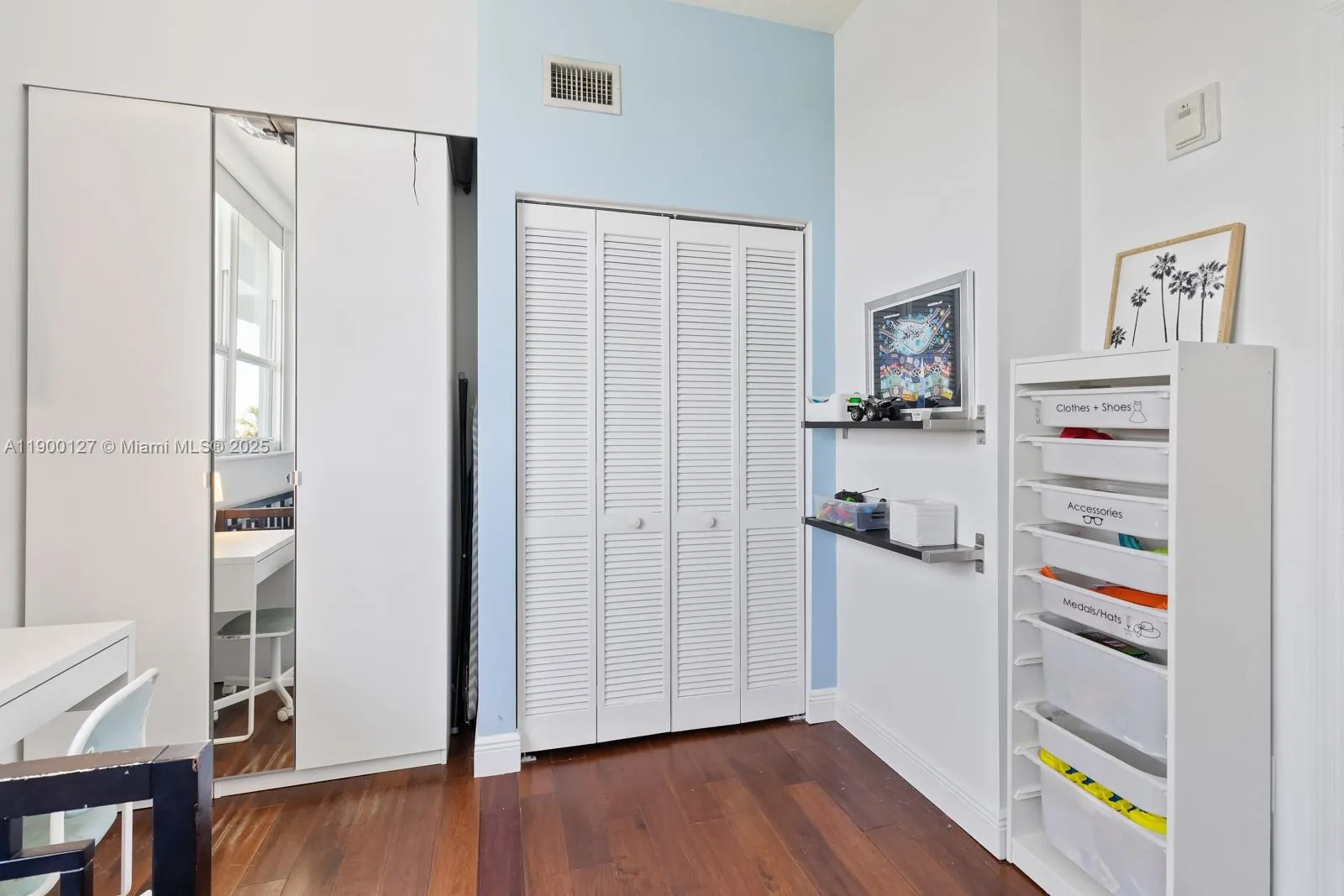 5970 Indian Creek Dr, #504