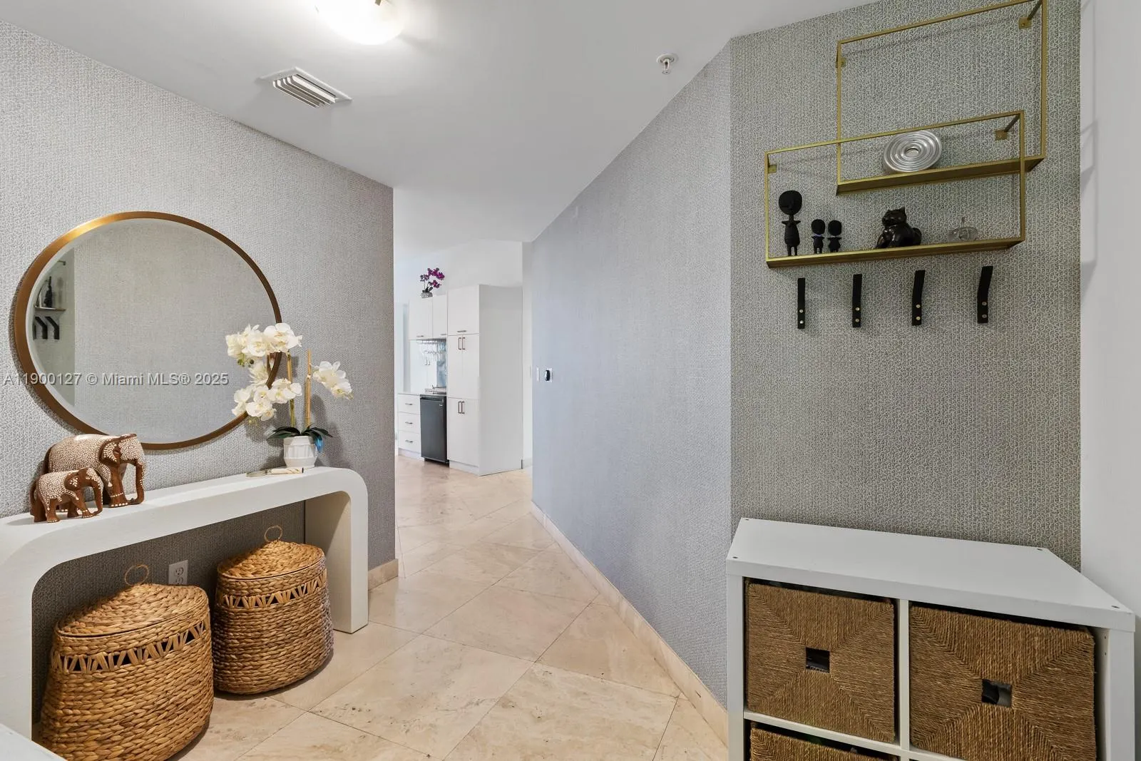 5970 Indian Creek Dr, #504