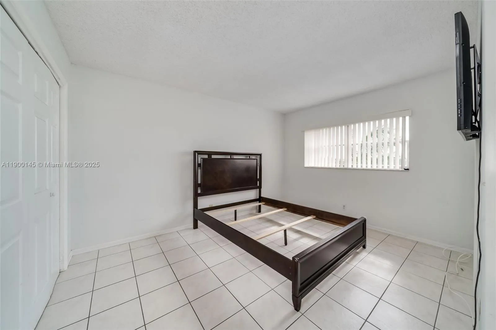 950 Hillcrest Dr, #401