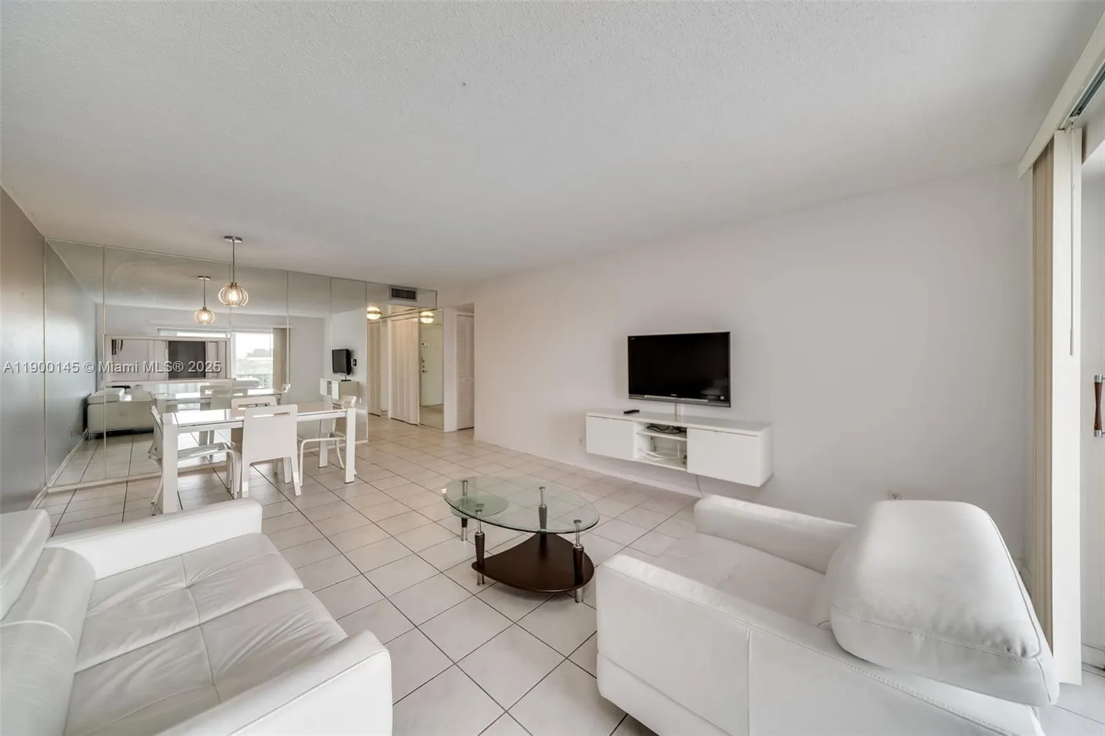 950 Hillcrest Dr, #401