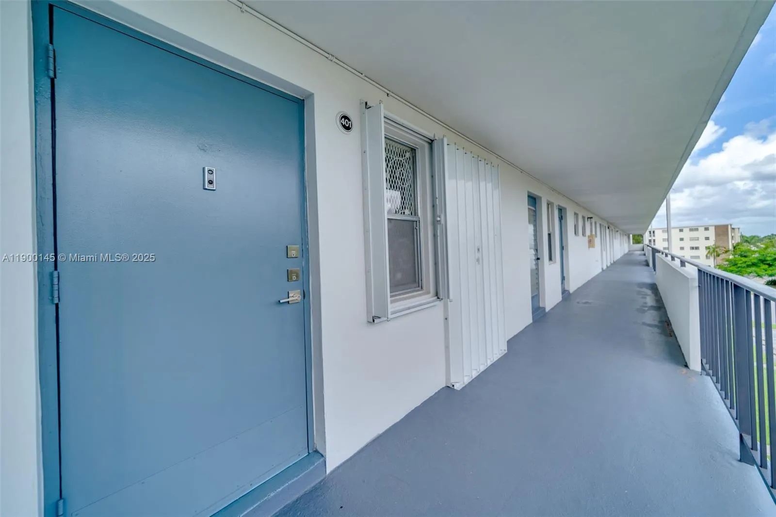 950 Hillcrest Dr, #401